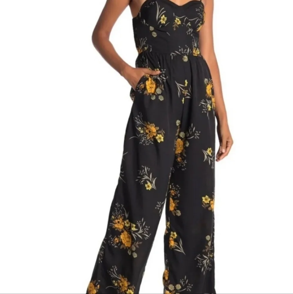 Wide leg floral jumpsuit - Picture 9 of 9